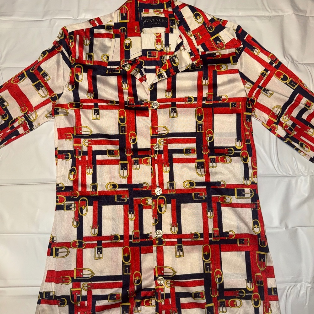 GIVENCHY PARIS Vintage Womans Button Shirt